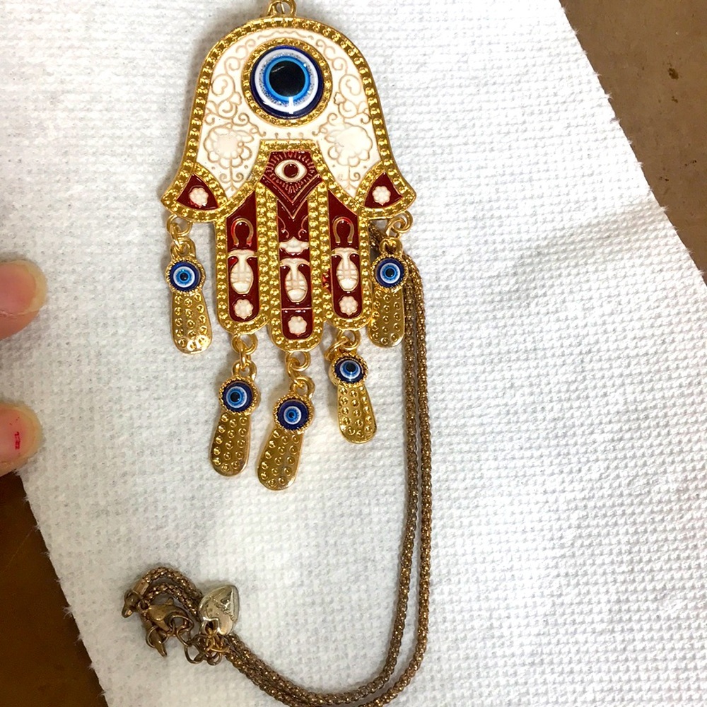 Betsy Johnson evil eye 🧿 hamsa necklace ⭐️
